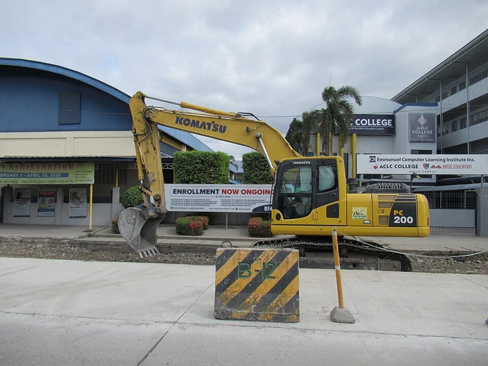 Komatsu PC200 Excavator